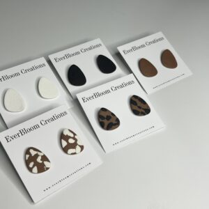 Neutral Studs