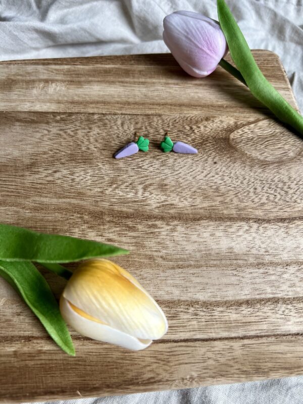 Carrot Studs